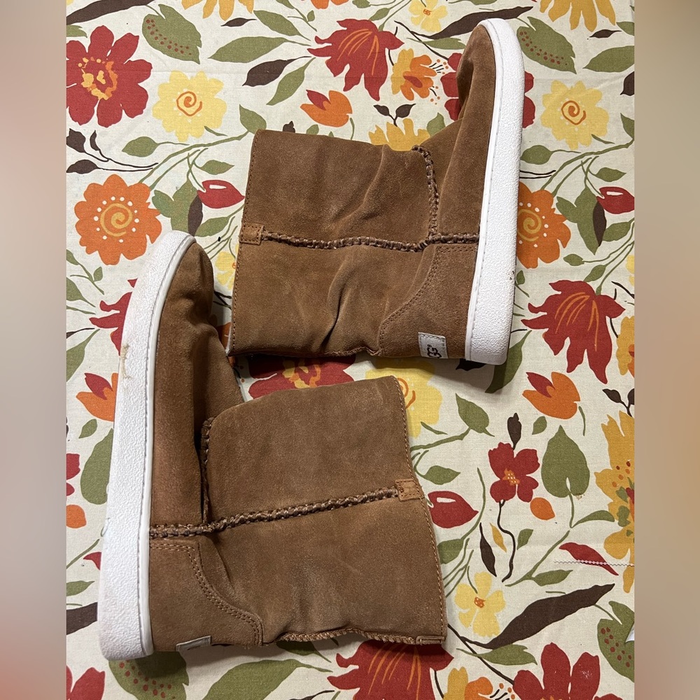 UGG‎ Mika Classic Winter Sneaker Boots Womens Size 7 EU 38 Brown Suede Sheepskin